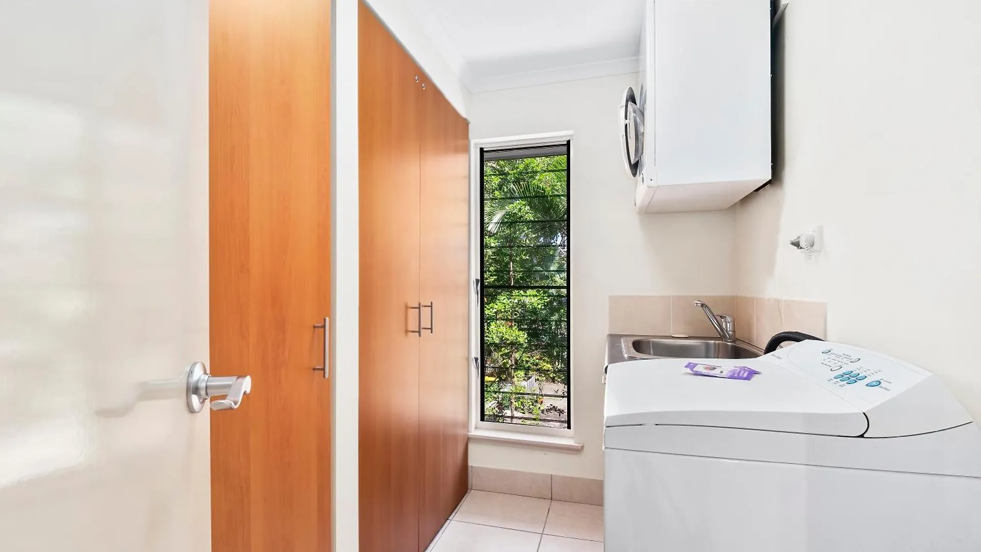Arlington Apartments Clifton Beach Australia